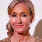 'Por que você está bem com um homem batendo em uma mulher': JK Rowling na disputa de gênero nas Olimpíadas