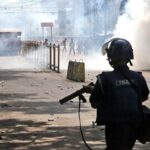 Mais de 300 pessoas perderam a vida enquanto as forças de segurança reprimiam os protestos.  AFP