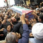 Chefe do Hamas, Ismail Haniyeh, enterrado no Catar, milhares comparecem ao funeral