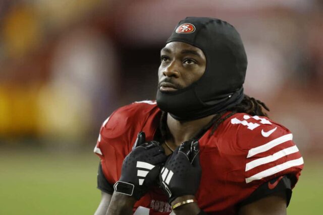 SANTA CLARA, CALIFÓRNIA - 20 DE JANEIRO: Brandon Aiyuk nº 11 do San Francisco 49ers enfrenta o Green Bay Packers nos playoffs divisionais da NFC no Levi's Stadium em 20 de janeiro de 2024 em Santa Clara, Califórnia.