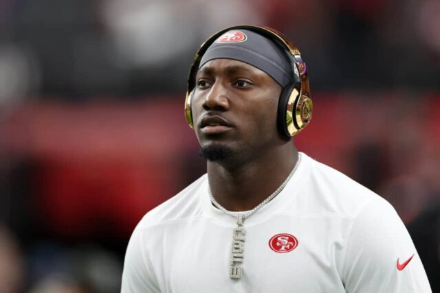 LAS VEGAS, NEVADA - 11 DE FEVEREIRO: Deebo Samuel # 19 do San Francisco 49ers se aquece antes do Super Bowl LVIII contra o Kansas City Chiefs no Allegiant Stadium em 11 de fevereiro de 2024 em Las Vegas, Nevada.