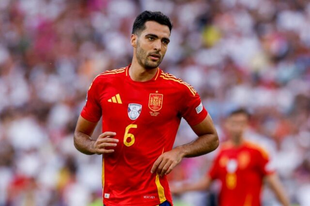 O meio-campista espanhol Mikel Merino joga na Euro 2024