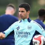 O técnico do Arsenal, Mikel Arteta, durante uma sessão de treinamento no Sobha Realty Training Center