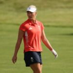 Charley Hull, do Team Great Britain, em ação durante o evento de golfe feminino em Paris 2024