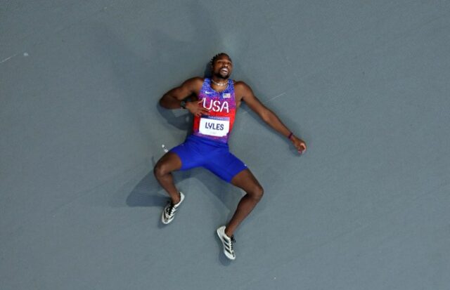 Noah Lyles precisou de tratamento médico após a final olímpica dos 200m