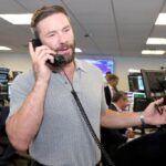 NOVA IORQUE, NOVA IORQUE - 12 DE SETEMBRO: Julian Edelman participa do dia anual de caridade organizado por Cantor Fitzgerald e The Cantor Fitzgerald Relief Fund em 12 de setembro de 2022 na cidade de Nova York.