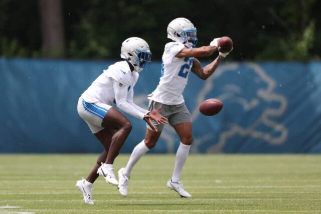 ALLEN PARK, MICHIGAN - 05 DE JUNHO: Terrion Arnold # 0 do Detroit Lions treina durante o mini acampamento obrigatório na sede e centro de treinamento do Detroit Lions em 05 de junho de 2024 em Allen Park, Michigan.