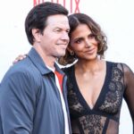 Mark Wahlberg e Halle Berry comparecem à estreia de 'The Union' da Netflix em Los Angeles