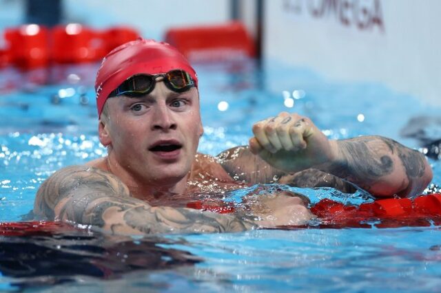 Adam Peaty, da equipe da Grã-Bretanha, reage após competir na final do revezamento medley 4x100m masculino no nono dia dos Jogos Olímpicos de Paris 2024 na Paris La Defense Arena em 4 de agosto de 2024 em Nanterre, França