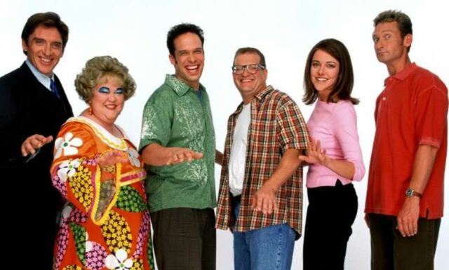 Estou chocado que esta sitcom de longa duração dos anos 90 esteja finalmente em streaming pela primeira vez