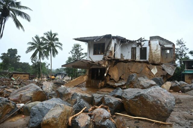 Casas destruídas em deslizamentos de terra em Chooralma.  Foto/TA Amerudheen
