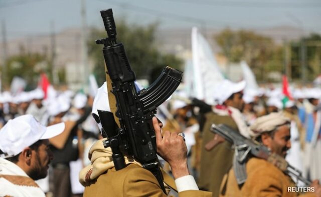 Houthis do Iêmen reivindicam primeiro ataque a rotas marítimas em 2 semanas