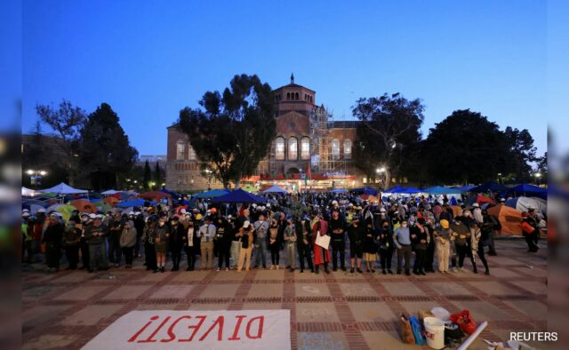 UCLA dos EUA deve proteger o acesso de estudantes judeus ao campus, decide juiz