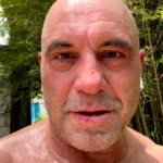 Joe Rogan tira uma selfie