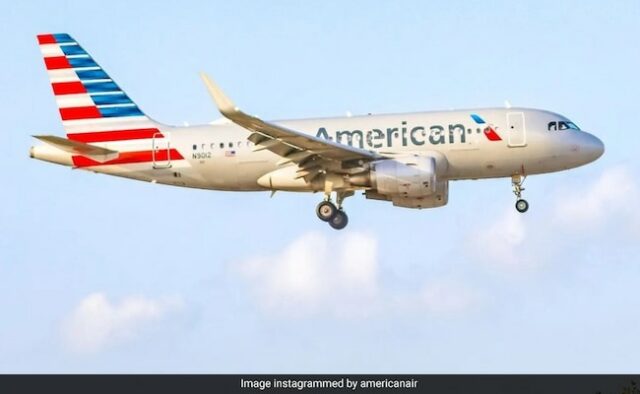 Voo da American Airlines faz pouso de emergência após passageiro detectar piolhos no cabelo de uma mulher