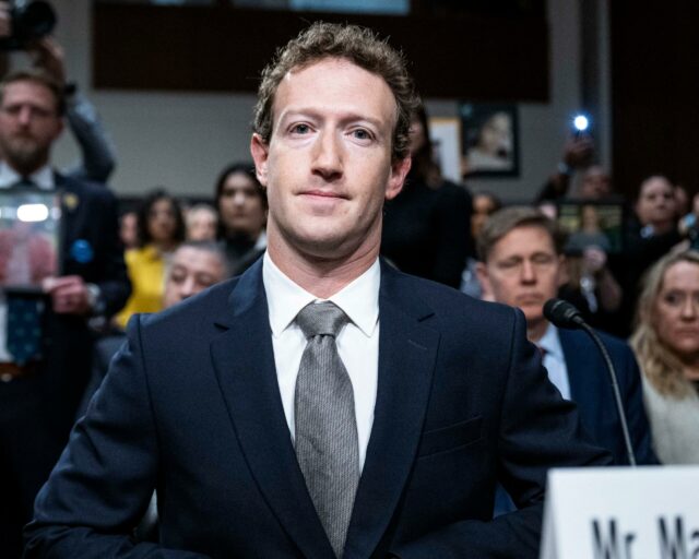 Mark Zuckerberg em audiência do Comitê Judiciário do Senado