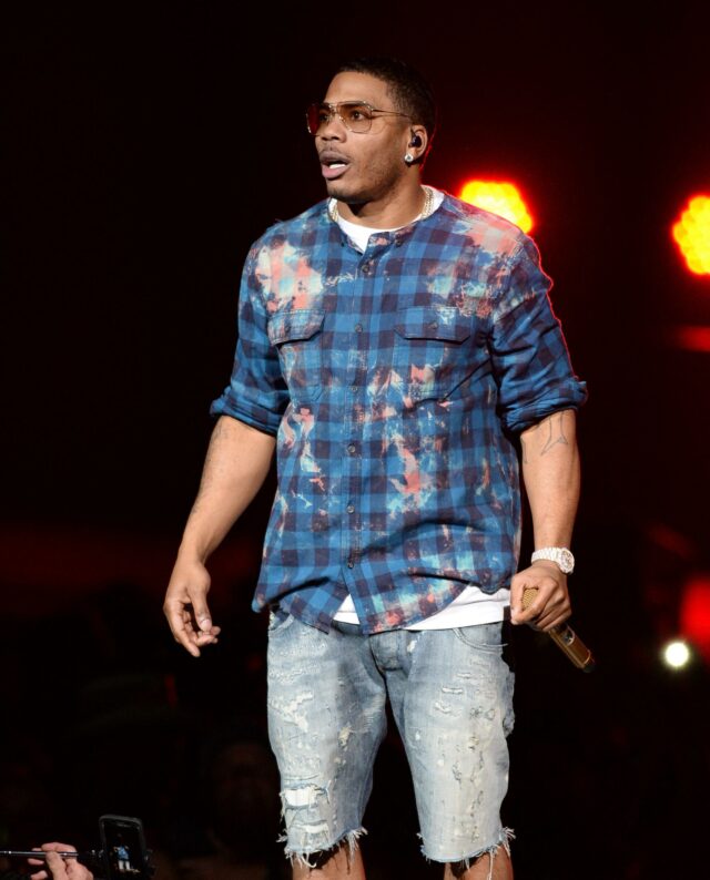 NELLY se apresenta em concerto no Anfiteatro Whiteriver em Auburn, WA.