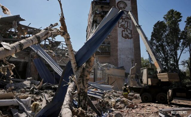 4 mortos, 37 feridos em ataque russo à Ucrânia, dizem autoridades locais