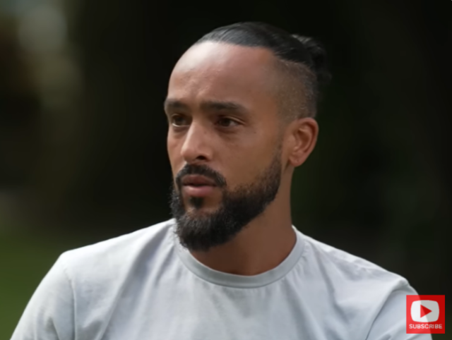 Theo Walcott acredita que a estrela do Chelsea cometeu um erro