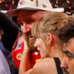 Travis Kelce e Taylor Swift comemoram vitória no Super Bowl