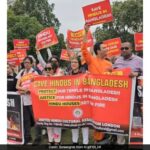 Manifestantes fora do Parlamento do Reino Unido condenam a violência contra hindus de Bangladesh