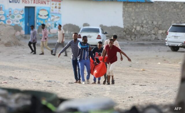 32 mortos em ataque suicida à bomba do Al-Shabaab na capital da Somália