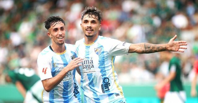 Criticam um torcedor do Málaga por comprar uma camisa falsa... e o jogador sai para defendê-lo