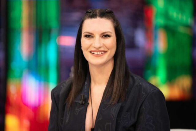 Reclamação de Laura Pausini: “Um hotel sem cortinas nem persianas é como uma cantora sem voz”