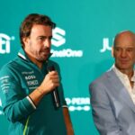 Fórmula 1 F1 - Conferência de Imprensa da Aston Martin - AMR Technology Campus, Silverstone, Grã-Bretanha - 10 de setembro de 2024 Fernando Alonso da Aston Martin com o novo sócio-gerente técnico Adrian Newey durante a coletiva de imprensa Action Images via Reuters/Andrew Boyers