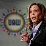 Kamala Harris diz que reduzirá os requisitos de graduação para determinados empregos federais