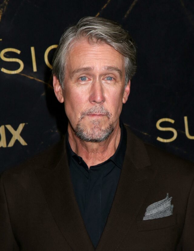 Alan Ruck comparece à estreia da 3ª temporada de 'Succession'