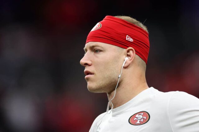 LAS VEGAS, NEVADA - 11 DE FEVEREIRO: Christian McCaffrey # 23 do San Francisco 49ers se aquece antes do Super Bowl LVIII contra o Kansas City Chiefs no Allegiant Stadium em 11 de fevereiro de 2024 em Las Vegas, Nevada.