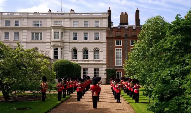 As 10 melhores residências reais britânicas classificadas - e o Palácio de Buckingham não ocupa o primeiro lugar