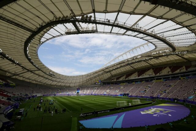 DOHA, QATAR - 29 DE JANEIRO: Vista geral dentro do estádio antes da partida das oitavas de final da Copa Asiática AFC entre Iraque e Jordânia no Estádio Internacional Khalifa em 29 de janeiro de 2024 em Doha, Catar. (Foto de Lintao Zhang/Getty Images)