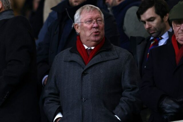 Sir Alex Ferguson assistindo ao Manchester United