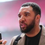 Troy Deaney antes da partida final do play-off do Sky Bet Championship entre Leeds United e Southampton no Estádio de Wembley