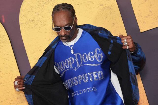 LOS ANGELES, CALIFÓRNIA - 27 DE AGOSTO: Snoop Dogg comparece à estreia mundial do Lionsgate's 