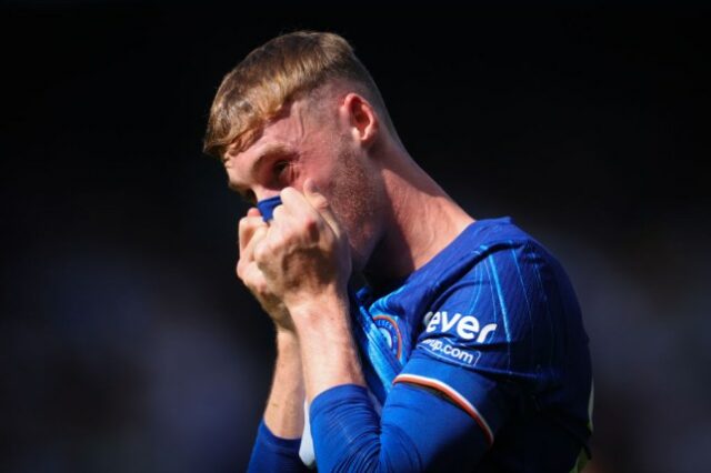 Cole Palmer, do Chelsea, reage durante a partida da Premier League entre Chelsea FC e Crystal Palace FC em Stamford Bridge