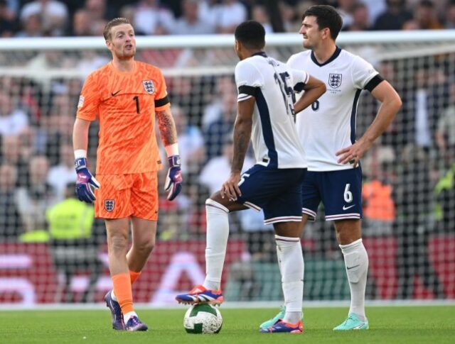 Estrelas da Inglaterra Jordan Pickford e Harry Maguire