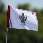 Uma visão geral da bandeira do buraco 12 antes da Solheim Cup no Robert Trent Jones Golf Club