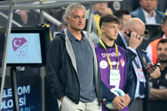 José Mourinho, técnico do Fenerbahçe