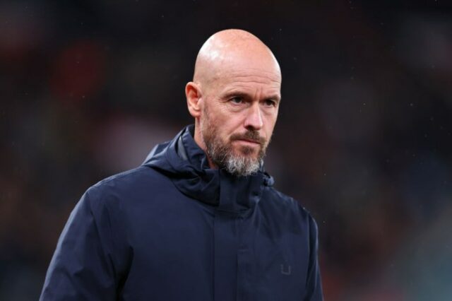 Erik ten Hag, o treinador/gerente principal do Manchester United durante a partida da Fase MD1 da UEFA Europa League 2024/25 entre Manchester United e FC Twente