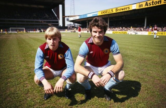 Gary Shaw, à esquerda, estrelou no Aston Villa durante a década de 1980