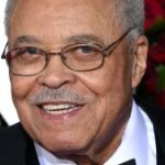 James Earl Jones comparece ao 70º Tony Awards anual em Nova York