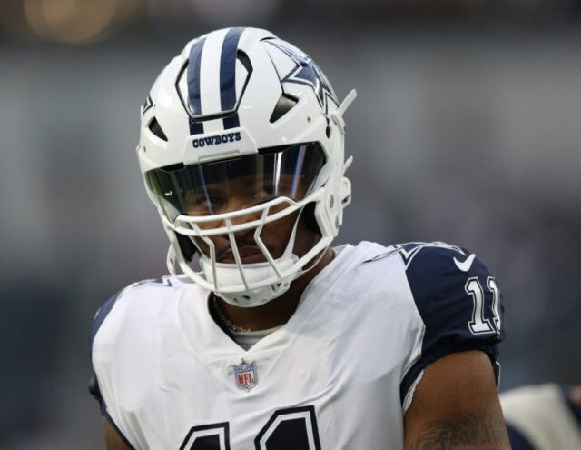 INGLEWOOD, CALIFÓRNIA - 16 DE OUTUBRO: Micah Parsons # 11 do Dallas Cowboys durante o aquecimento antes do jogo contra o Los Angeles Chargers no SoFi Stadium em 16 de outubro de 2023 em Inglewood, Califórnia.