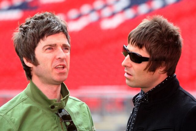 Noel Gallagher e Liam Gallagher do Oasis