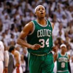 MIAMI, FL - 05 DE JUNHO: Paul Pierce nº 34 do Boston Celtics reage depois de fazer uma cesta de 3 pontos no minuto final do quarto período para dar ao Celtics uma vantagem de 90-86 contra o Miami Heat no Jogo Cinco do Finais da Conferência Leste nos Playoffs da NBA de 2012 em 5 de junho de 2012 na American Airlines Arena em Miami, Flórida. NOTA AO USUÁRIO: O Usuário reconhece e concorda expressamente que, ao baixar e/ou usar esta fotografia, o Usuário está concordando com os termos e condições do Contrato de Licença da Getty Images.