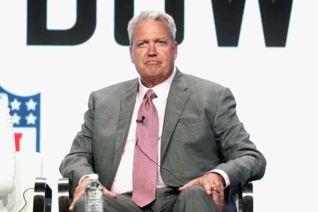 O ex-técnico da NFL e analista da ESPN Rex Ryan do 'ESPN's Sunday's NFL Countdown' fala no palco durante a parte da ESPN do Summer Television Critics Association Press Tour de 2017 no The Beverly Hilton Hotel em 26 de julho de 2017 em Beverly Hills, Califórnia.