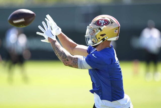 SANTA CLARA, CALIFÓRNIA - 05 DE JUNHO: Ricky Pearsall nº 14 do San Francisco 49ers treina durante o mini acampamento em 05 de junho de 2024 em Santa Clara, Califórnia.