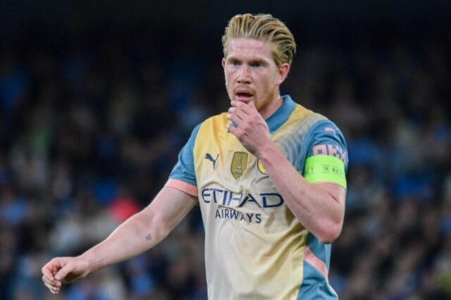 O meio-campista do Manchester City Kevin De Bruyne (17) reage durante o jogo da primeira rodada da Liga dos Campeões da UEFA entre Manchester City FC e Inter de Milão, no Etihad Stadium, Manchester, Inglaterra, Reino Unido, em 18 de setembro de 2024 